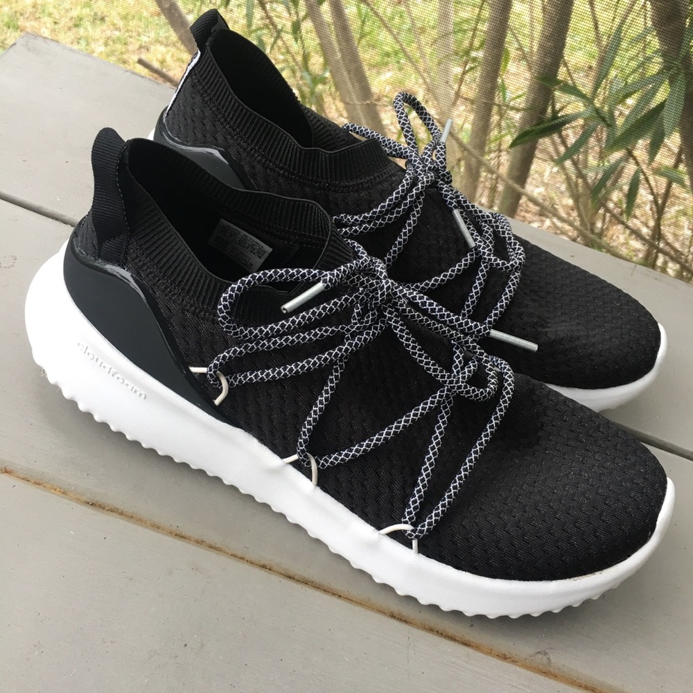 Adidas Women Running Shoes / Black / ULTIMAMOTION